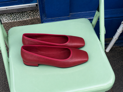 The Pilo Flat - Burgundy